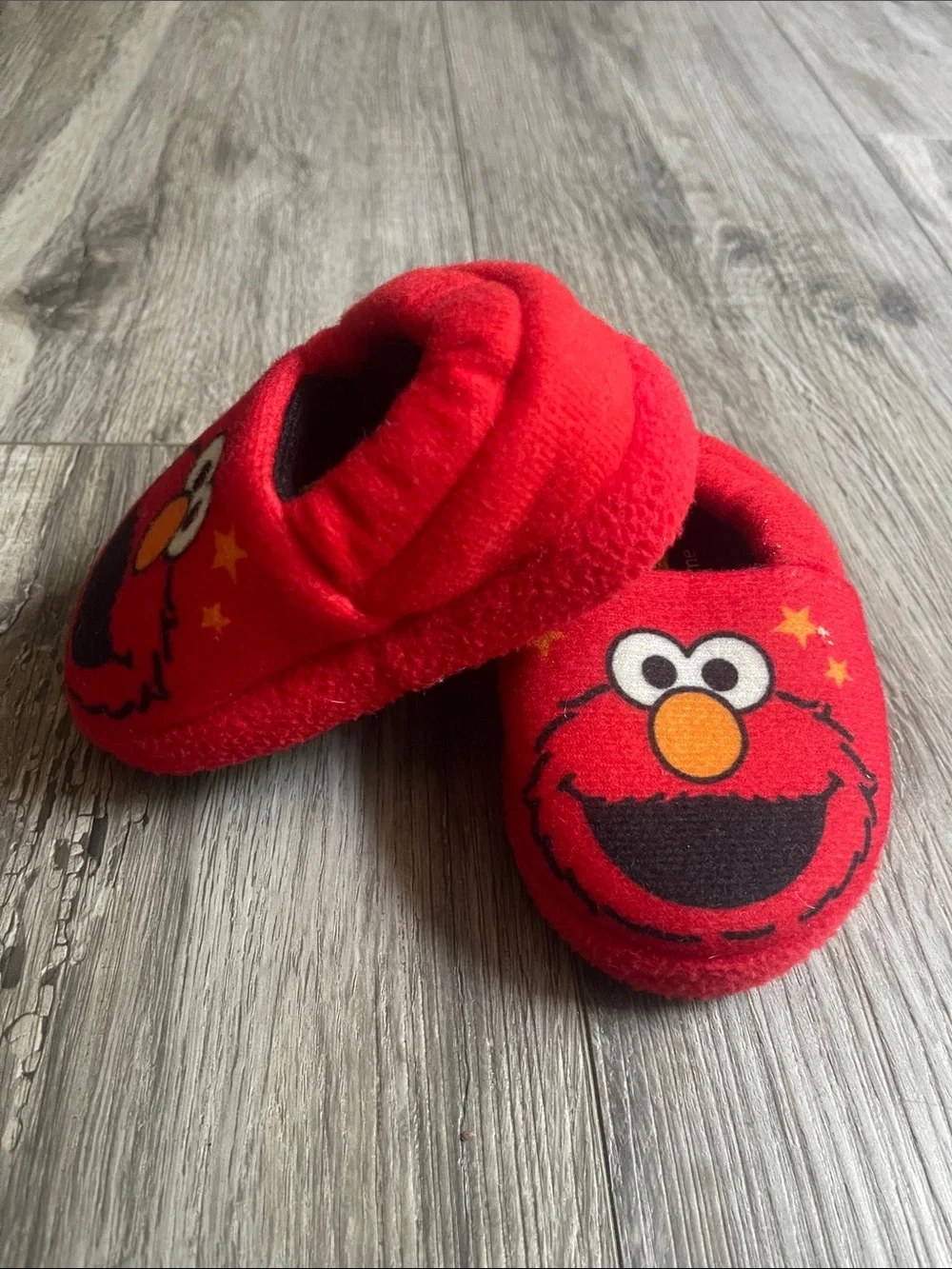 Kids Red Elmo Slip-On Slippers (XS-4)